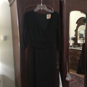 Nue by Shana black dress. Size 6 never worn like new